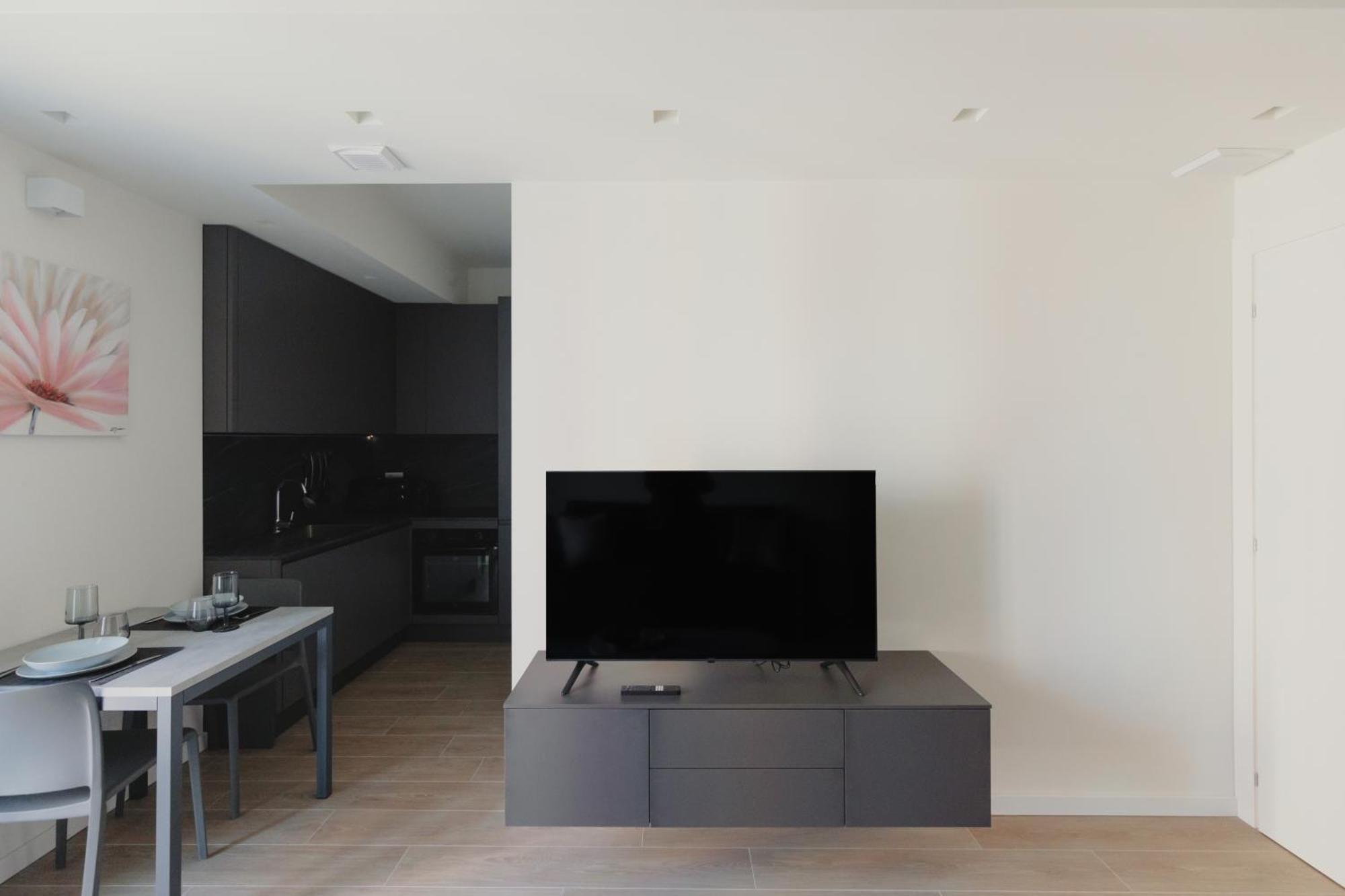 Gohost - Modern And Bright With Terrace And Balcony Mailand