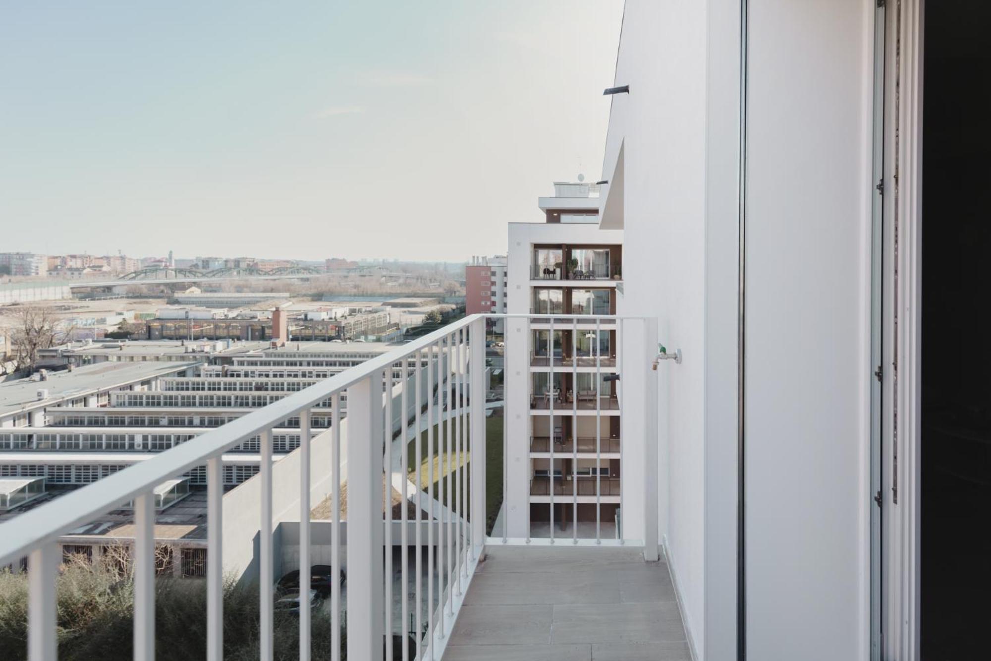 Apartment Gohost - Modern And Bright With Terrace And Balcony Mailand