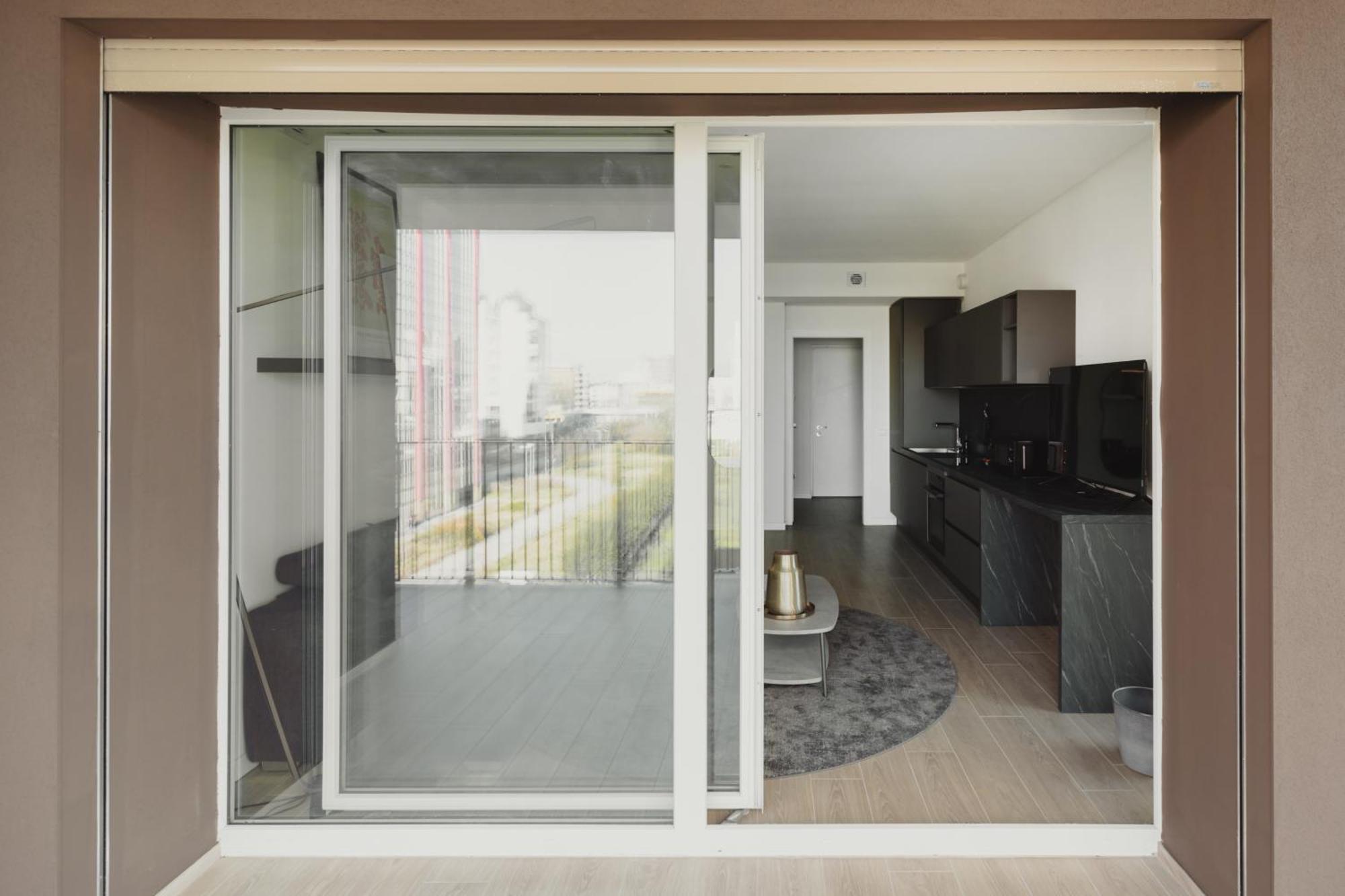 Gohost - Modern And Bright With Terrace And Balcony Mailand