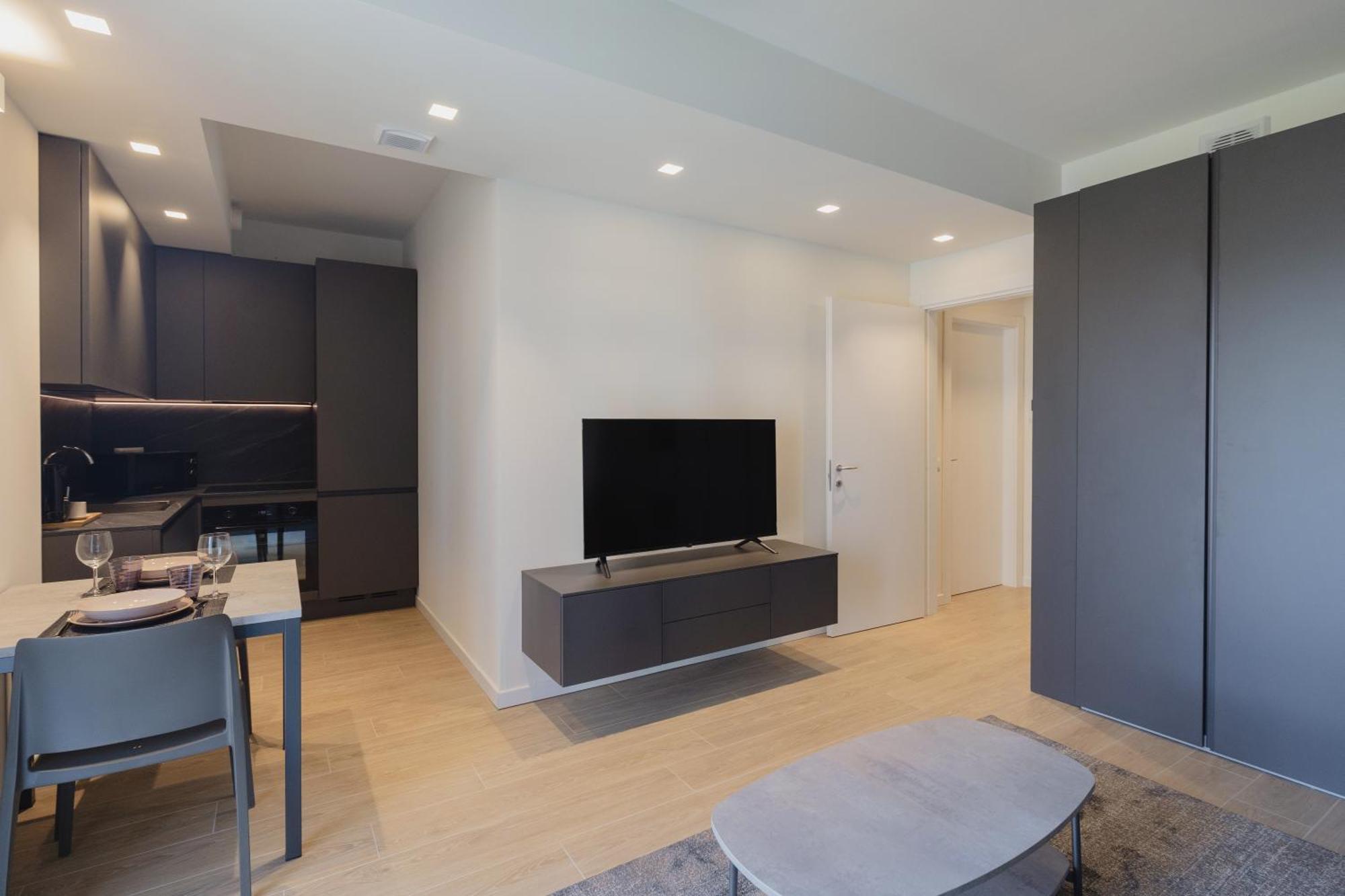 Gohost - Modern And Bright With Terrace And Balcony Mailand